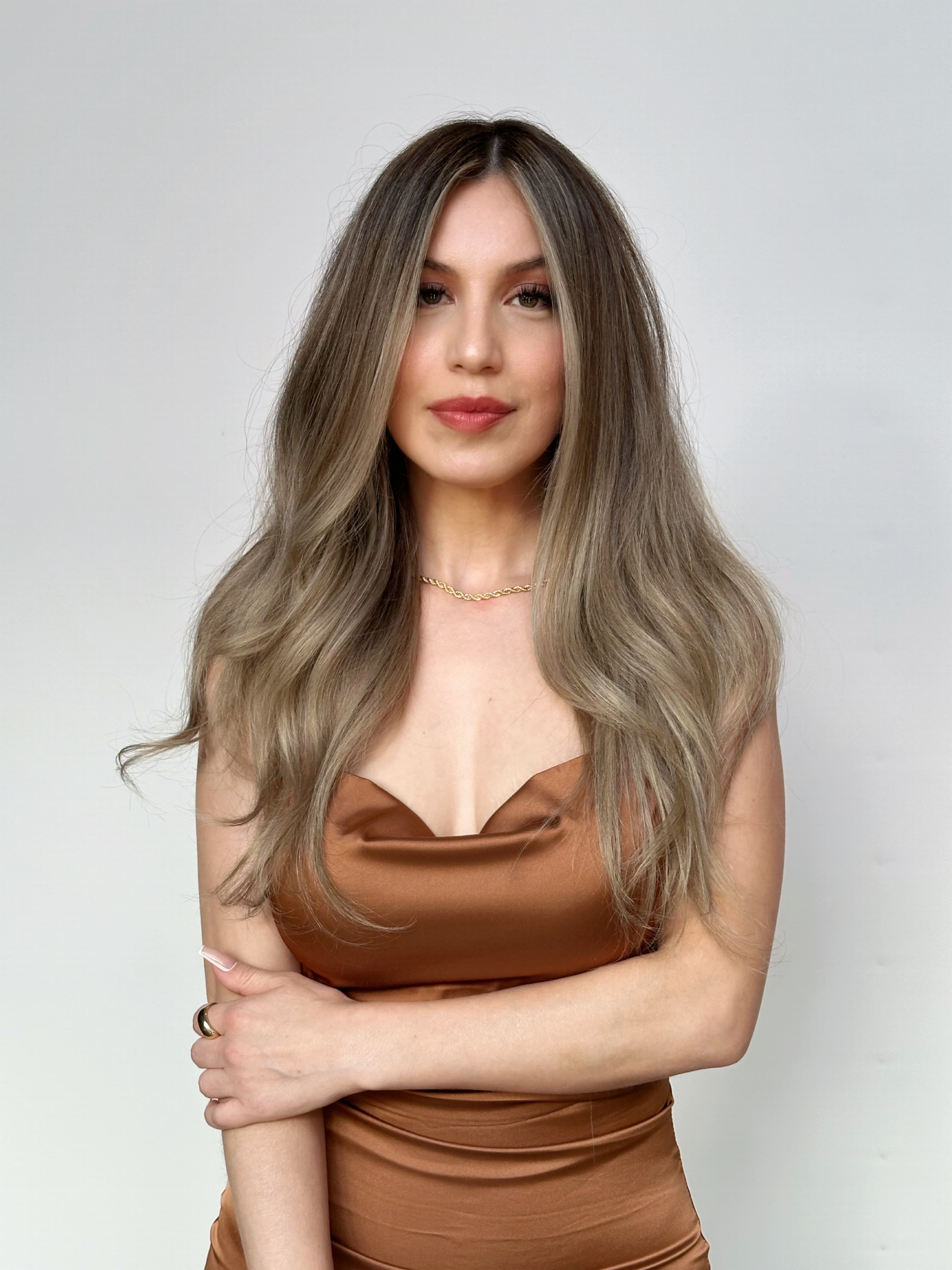 Dimensional bronde color with soft face-framing